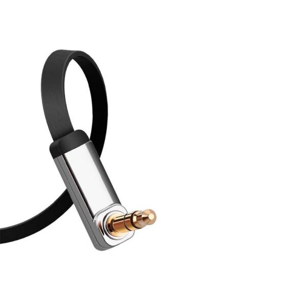 Cable plano de audio auxiliar Ugreen con miniconector de 3.5 mm